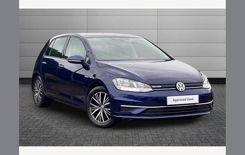 Used VW Golf VII SE 130 HP (95 kW) 2018 Blue Hatchback