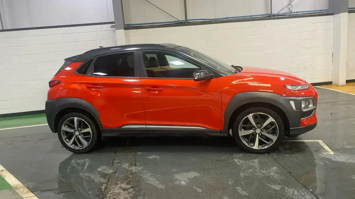 Gebraucht Hyundai Kona Premium 177 PS (130 kW) 2019 Orange SUV