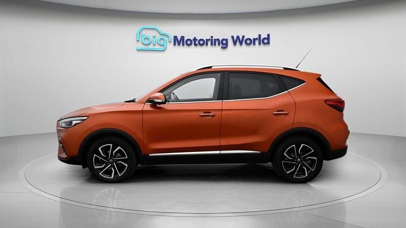 Used MG ZS Exclusive 111 HP (81 kW) 2023 Orange SUV