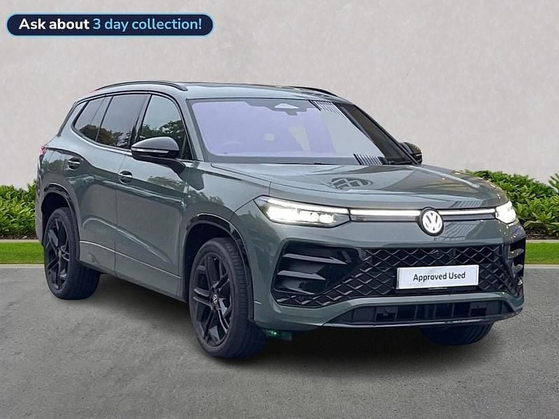 Green Used 2025 VW Touran R-line Edition MPV | £44,900 - Image 1/4