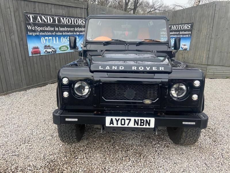 Used Land Rover Defender 122 HP (89 kW) 2007 Black Hatchback