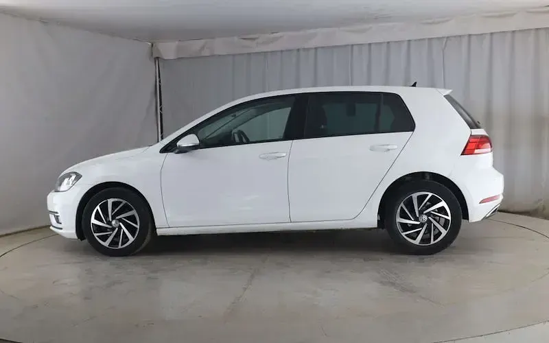Used VW Golf VII Match 116 HP (85 kW) 2019 White Hatchback