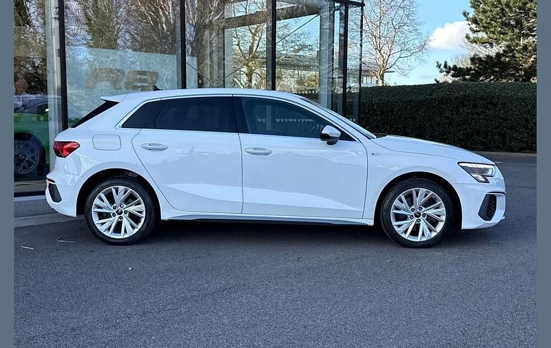 Used Audi A3 e-tron S-Line 200 HP (147 kW) 2023 White Hatchback