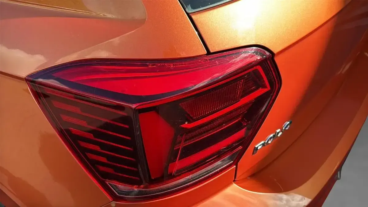 Used VW Polo SE 64 HP (47 kW) 2018 Orange Hatchback