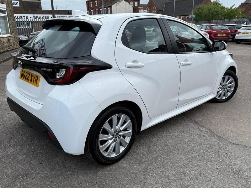 Used Toyota Yaris Hybrid 2022 White Hatchback
