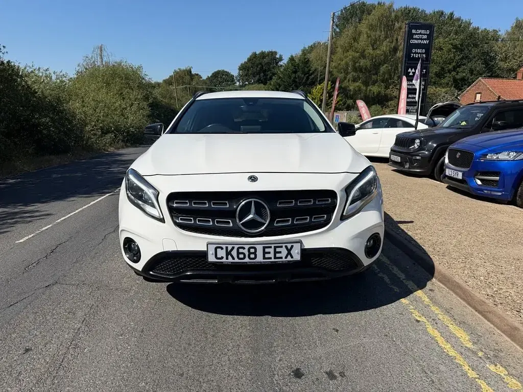Used Mercedes GLA180 Urban 122 HP (89 kW) 2018 White SUV