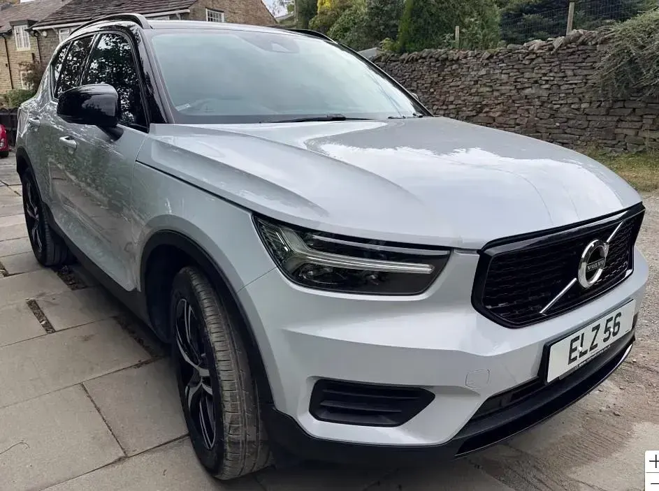 Used Volvo XC40 R-Design 163 HP (119 kW) 2022 SUV