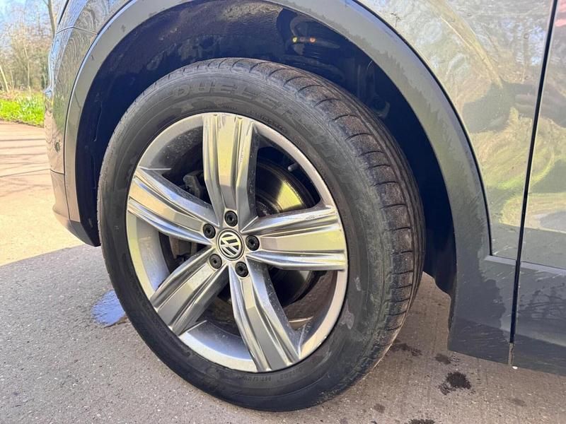 Usado VW Tiguan SEL 180 HP (132 kW) 2017 Cinzento SUV
