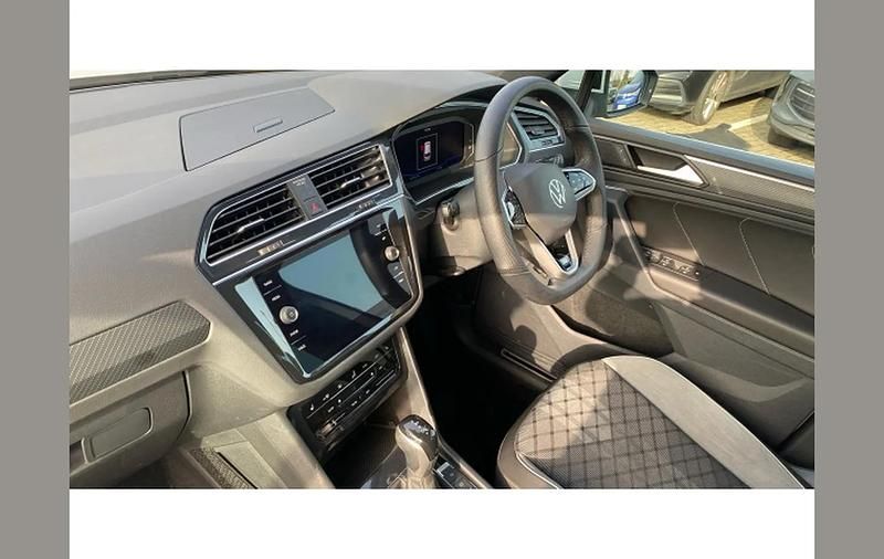Used VW Tiguan R-line 150 HP (110 kW) 2022 White SUV
