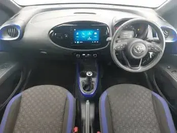 Used Toyota Aygo X 72 HP (52 kW) 2024 Blue SUV