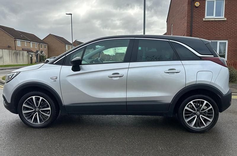 Used Vauxhall Crossland X Elite 110 HP (80 kW) 2018 Silver SUV