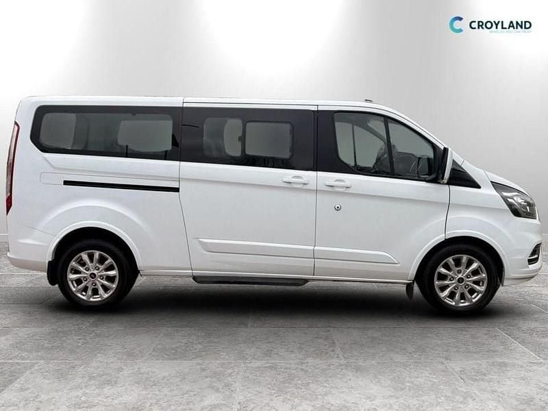 Used Ford Tourneo Custom Titanium 150 HP (110 kW) 2022 White Van