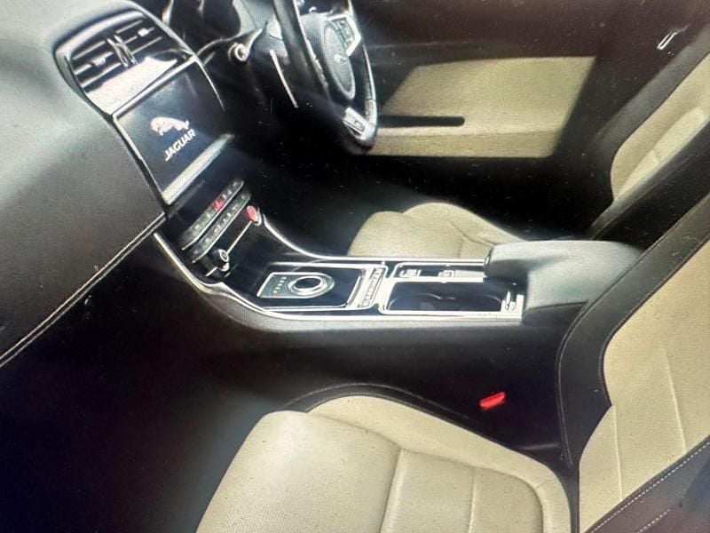 Used Jaguar XE R-Sport 180 HP (132 kW) 2019 Blue Sedan