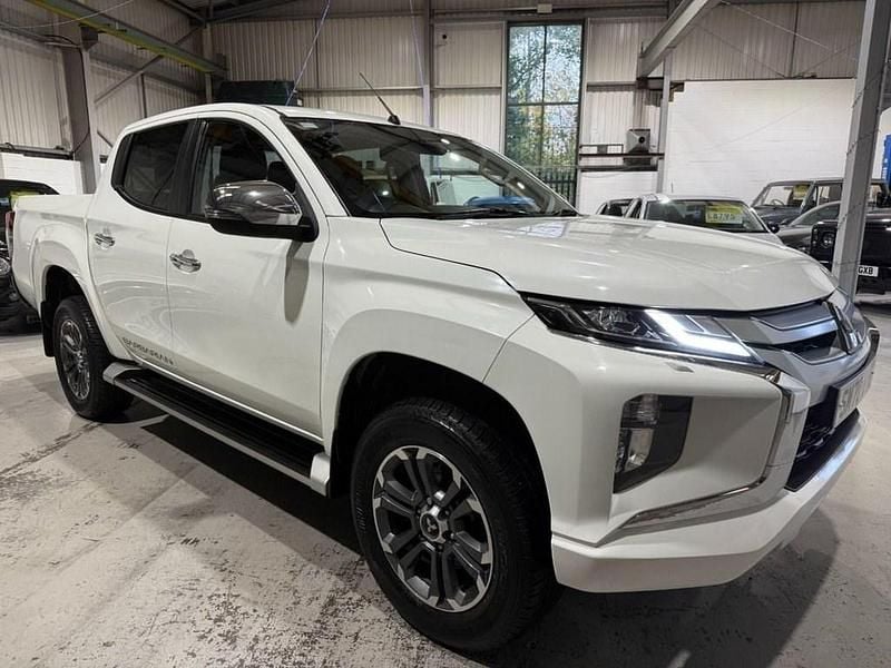 White Used 2020 Mitsubishi L200 Pickup | £14,995 (Good price) - Image 1/4
