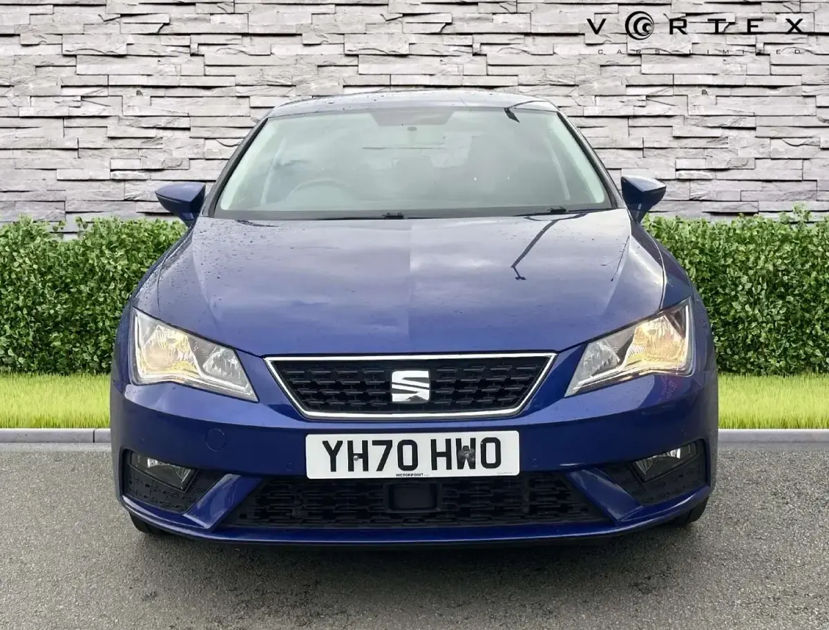 Used Seat Leon SE Dynamic 116 HP (85 kW) 2020 Blue Hatchback