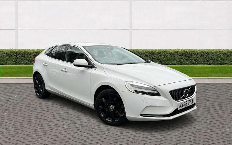 Used Volvo V40 Inscription 150 HP (110 kW) 2019 Hatchback