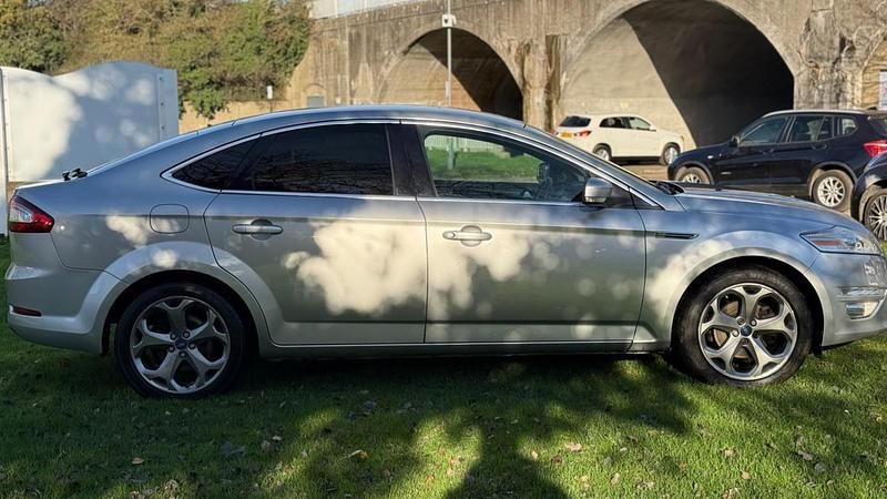 Used Ford Mondeo Titanium X 163 HP (119 kW) 2011 Silver Hatchback