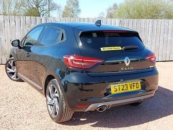 Used Renault Clio V RS Line 90 HP (66 kW) 2023 Black Hatchback