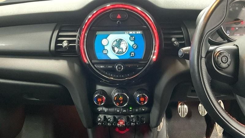 Used Mini John Cooper Works Chili 136 HP (100 kW) 2019 Chili red Hatchback