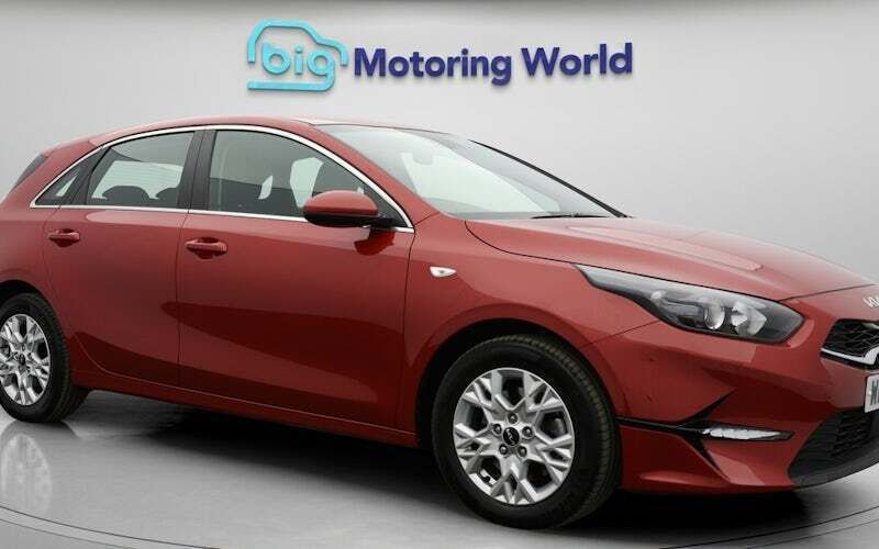 Used 2023 Kia Ceed 2 Hatchback | £14,800 (Good price) - Image 1/4