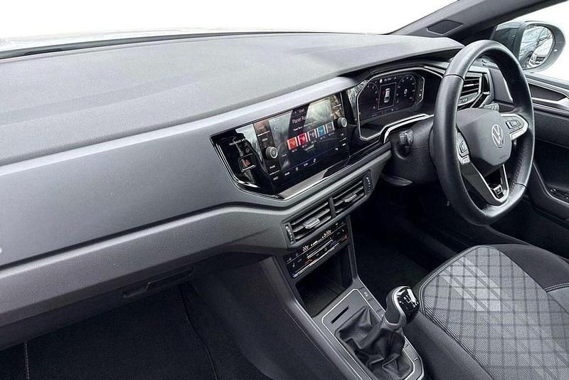 Used VW Taigo R-line 110 HP (80 kW) 2022 White SUV