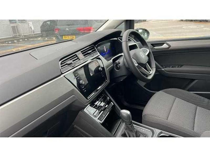 Usado VW Touran Match 150 HP (110 kW) 2025 Preto Monovolume