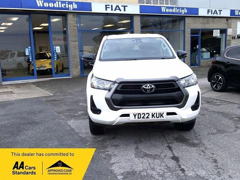 White Used 2022 Toyota HiLux Active Pickup | £19,495 (Fair price) - Image 1/4