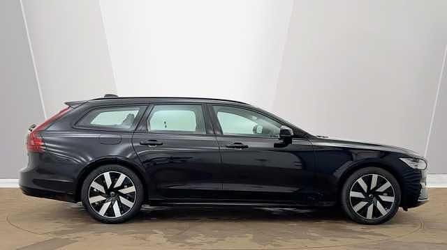 New Volvo V90 Plus 350 HP (257 kW) 2025 Estate