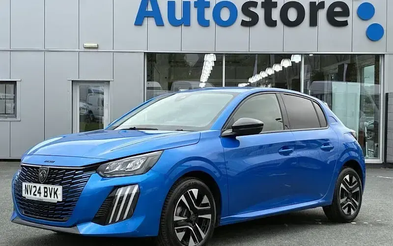 Used Peugeot 208 Allure 101 HP (74 kW) 2025 Hatchback