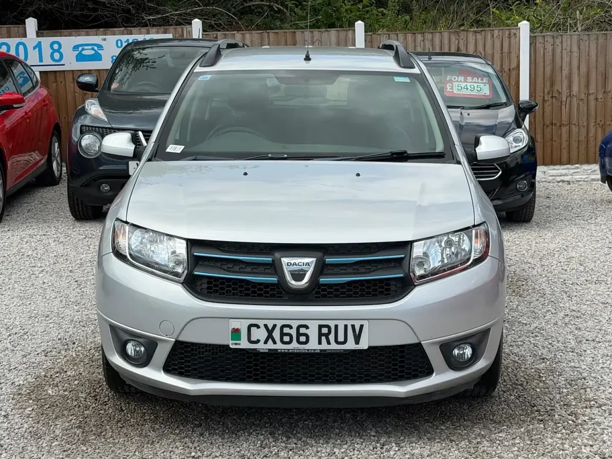 Used Dacia Logan MCV Lauréate 90 HP (66 kW) 2016 Silver Estate
