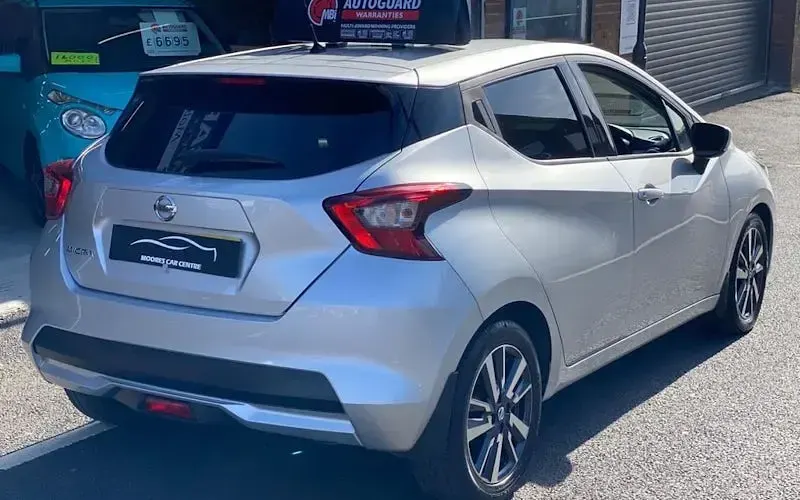 Used Nissan Micra N-Connecta 90 HP (66 kW) 2018 Grey Hatchback