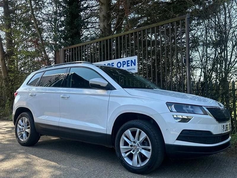 Used Skoda Karoq SE Technology 115 HP (84 kW) 2018 White SUV
