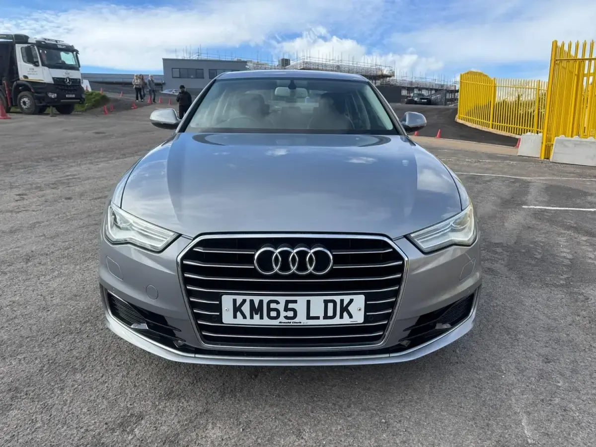 Used Audi A6 Comfort 190 HP (139 kW) 2015 Grey Sedan