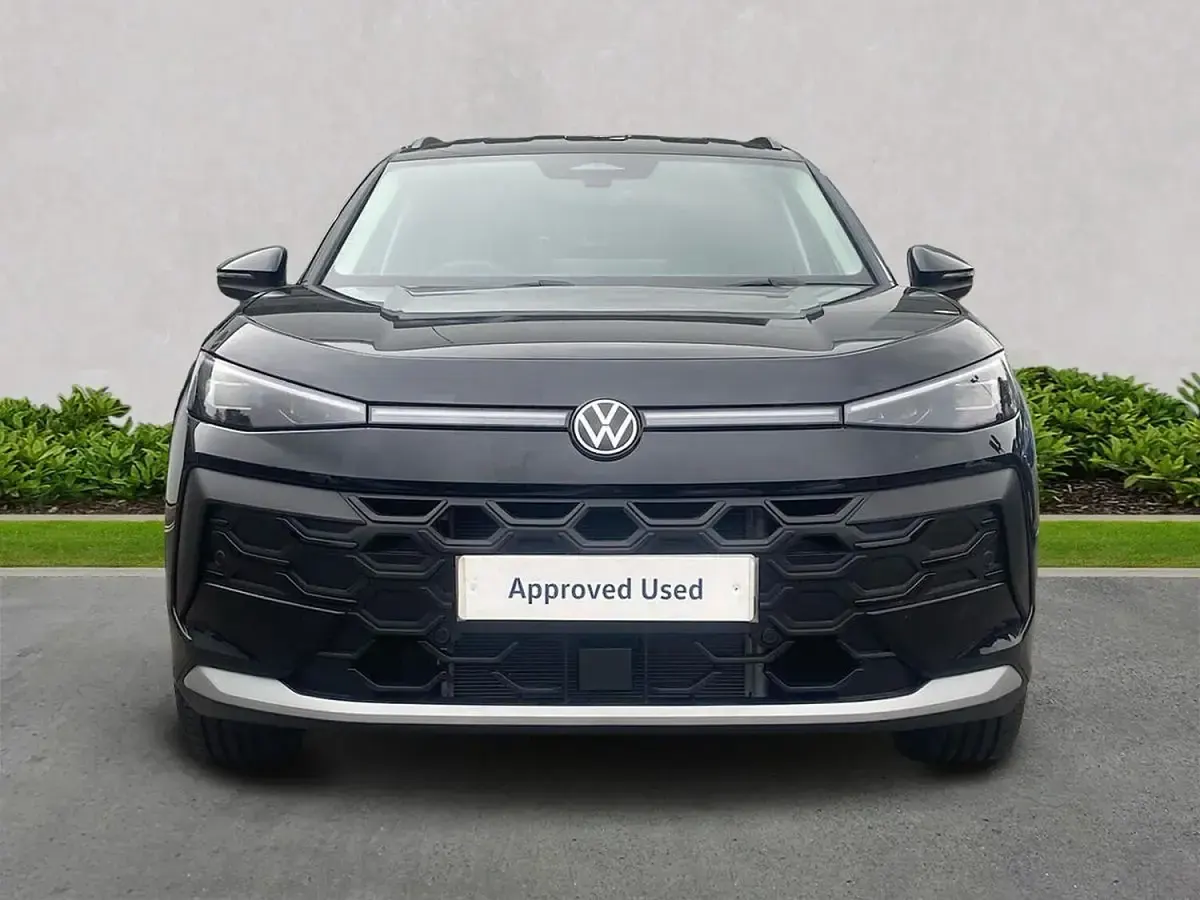 Used VW T-Roc Life 150 HP (110 kW) 2026 Black SUV