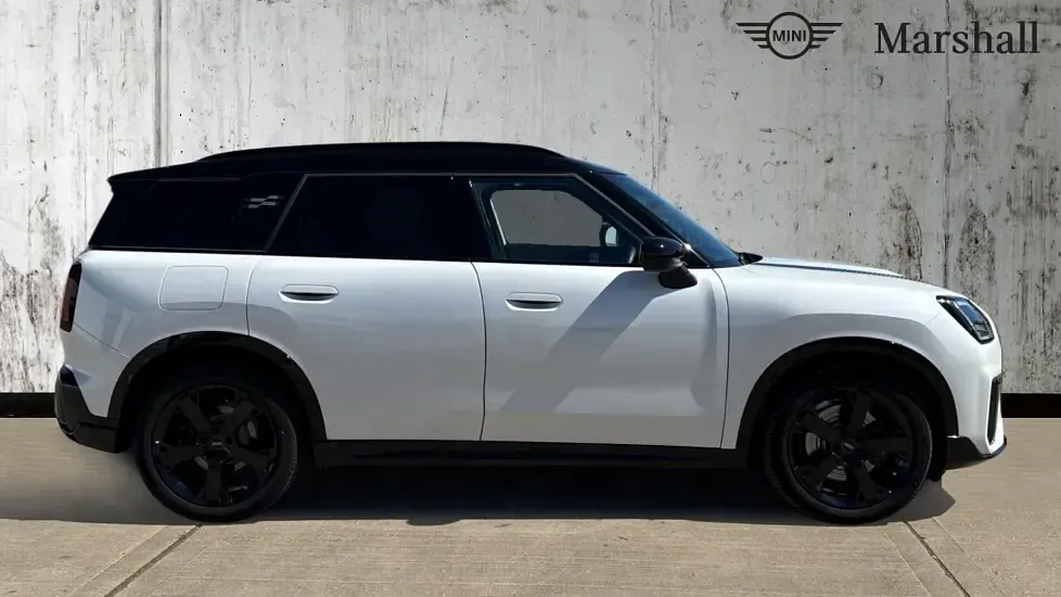 Used Mini Countryman Sport 170 HP (125 kW) 2025 Nanuq white SUV