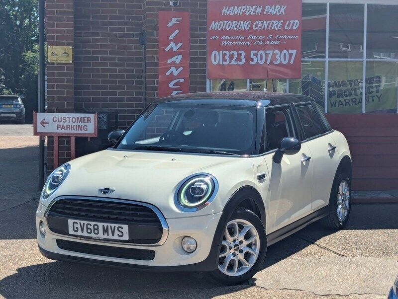 Pepper white Used 2018 Mini Cooper Hatch Hatchback | £10,230 (A bit pricey) - Image 1/4