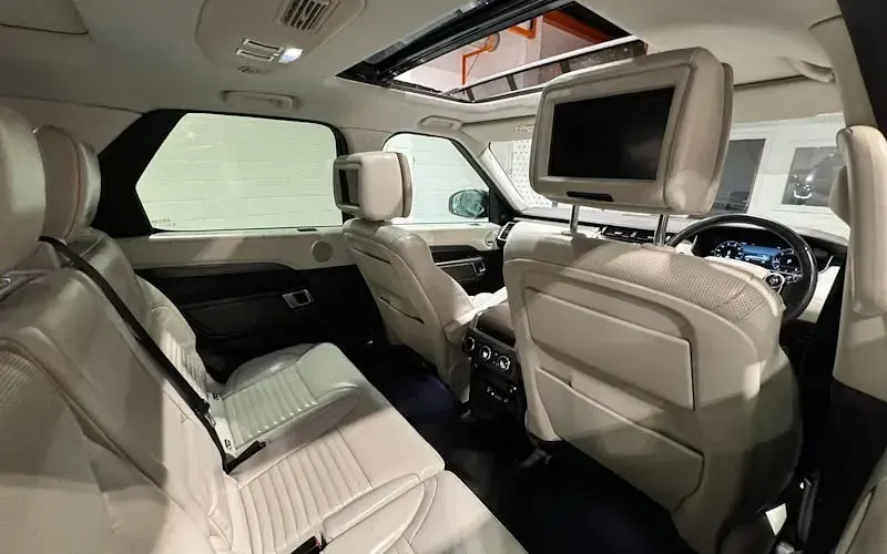 Used Land Rover Discovery HSE Luxury 241 HP (177 kW) 2018 Black SUV
