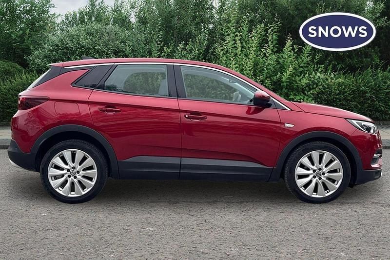 Used Vauxhall Grandland X Elite 130 HP (95 kW) 2020 Dark ruby red SUV