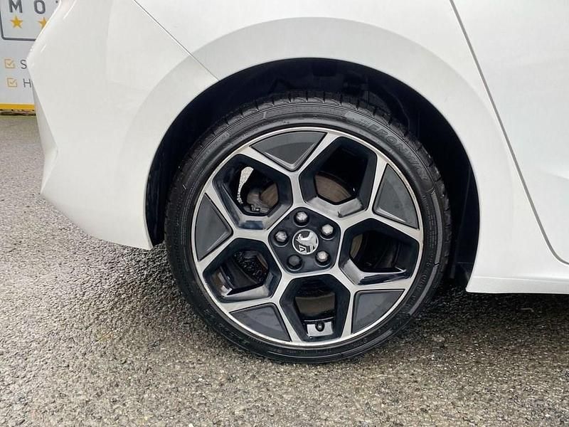 Used Vauxhall Astra Ultimate 130 HP (95 kW) 2023 White Hatchback