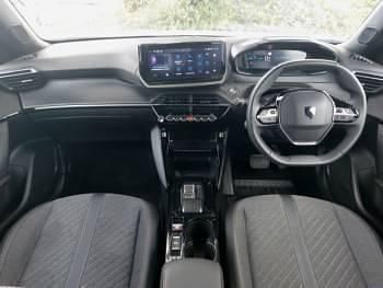 Begagnad Peugeot e-2008 Allure 100 kW (136 HK) 2024 Vit SUV
