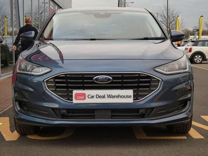 Begagnad Ford Focus Style 123 HK (90 kW) 2022 Blå Halvkombi