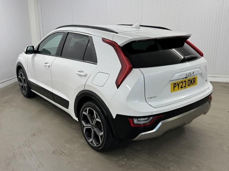 Used Kia Niro 2023 White SUV