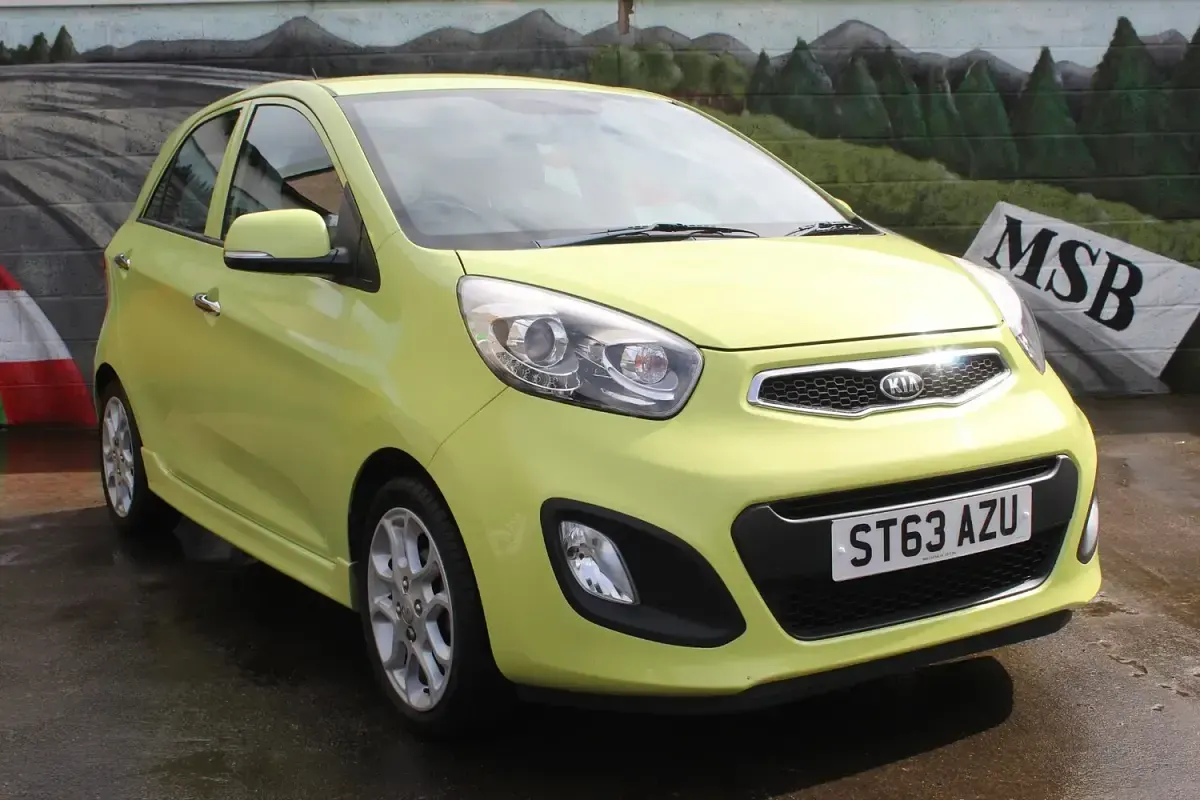 Used Kia Picanto 85 HP (62 kW) 2013 Green Hatchback