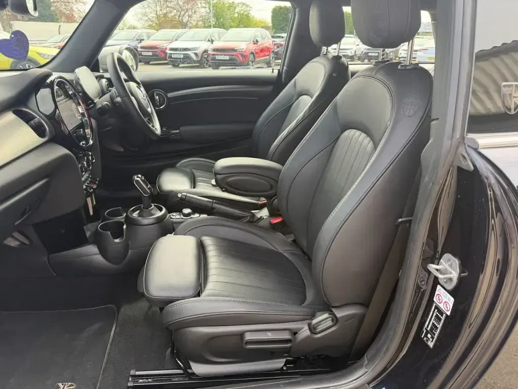 Used Mini Cooper Exclusive 2023 Blue/black Hatchback