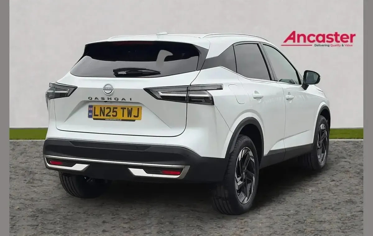 New Nissan Qashqai N-Connecta 155 HP (114 kW) 2025 White SUV