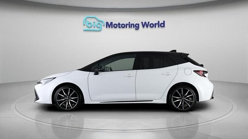 Used Toyota Corolla Sport 140 HP (102 kW) 2023 White Hatchback