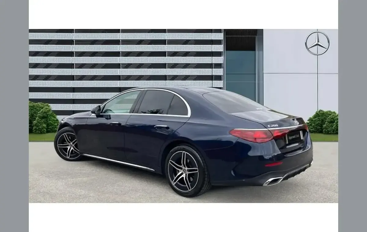 Used Mercedes E200 AMG Line Premium 204 HP (150 kW) 2025 Blue Sedan