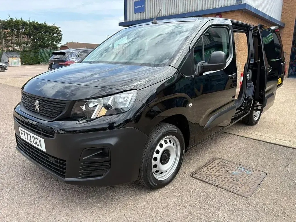 Used Peugeot Partner Premium 131 HP (96 kW) 2023 Black MPV