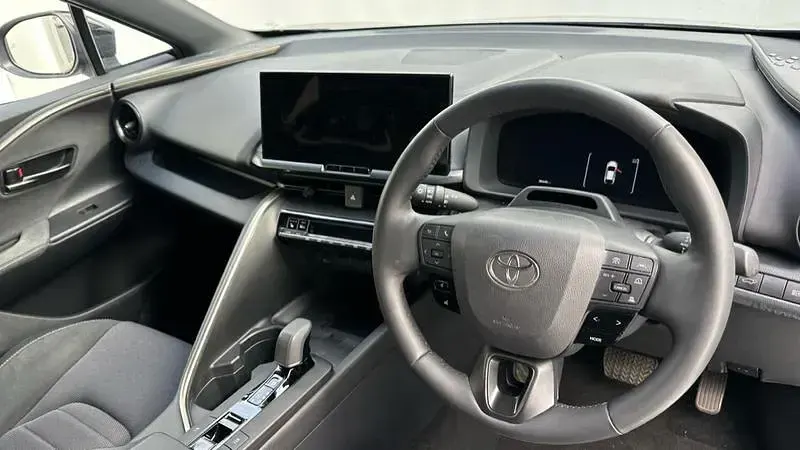 Used Toyota C-HR 140 HP (102 kW) 2024 Mauve/purple SUV