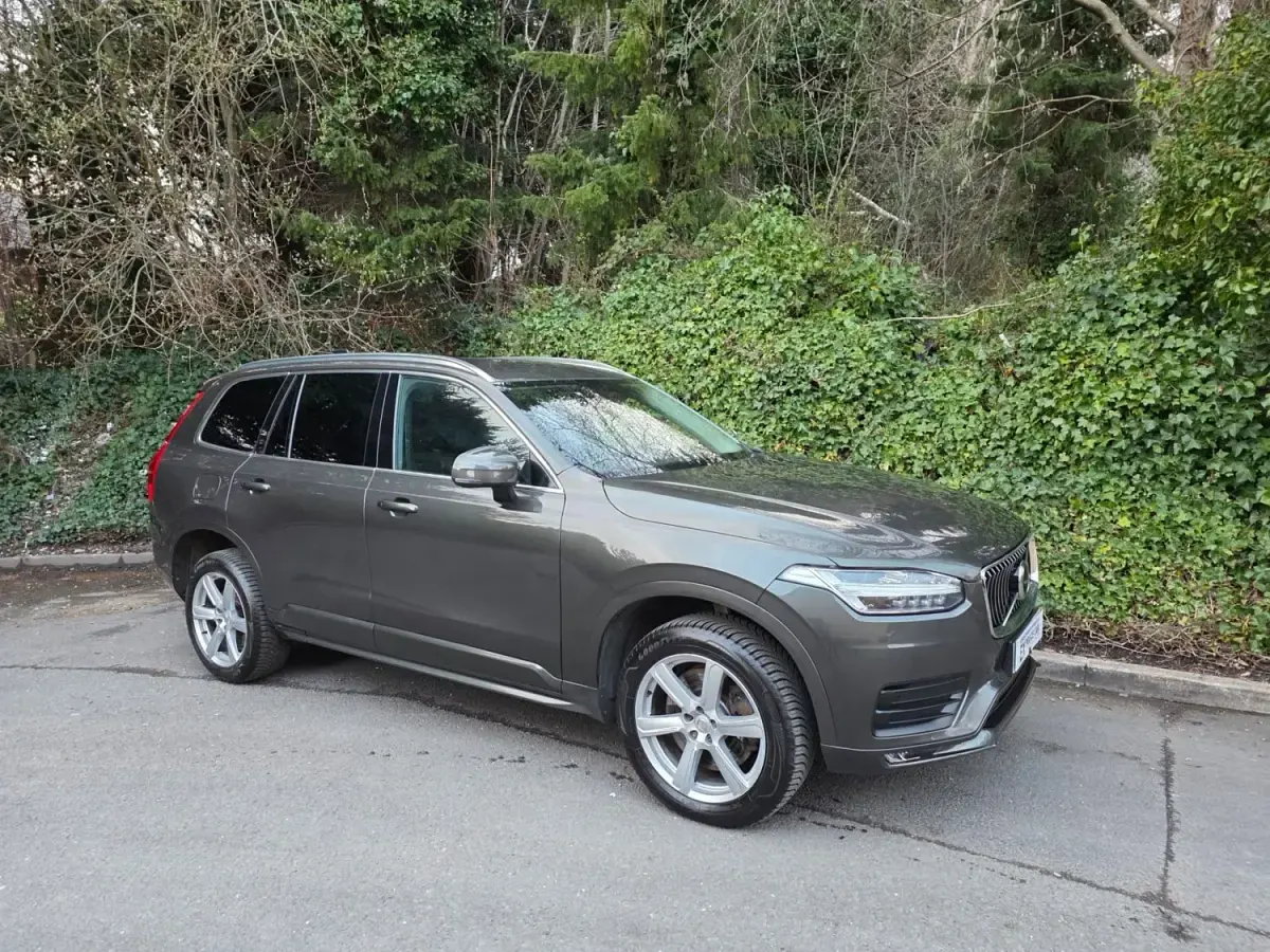 Usado Volvo XC90 300 CV (220 kW) 2022 Gris SUV
